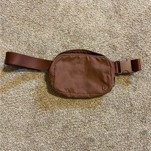 Lululemon Everywhere Belt Bag - Mauve